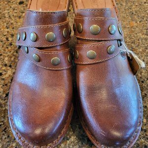 Women's Born clogs brand new